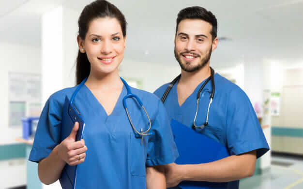 doctores sonrientes estetoscopio 53419 5569 - Medicina preventiva y salud pública