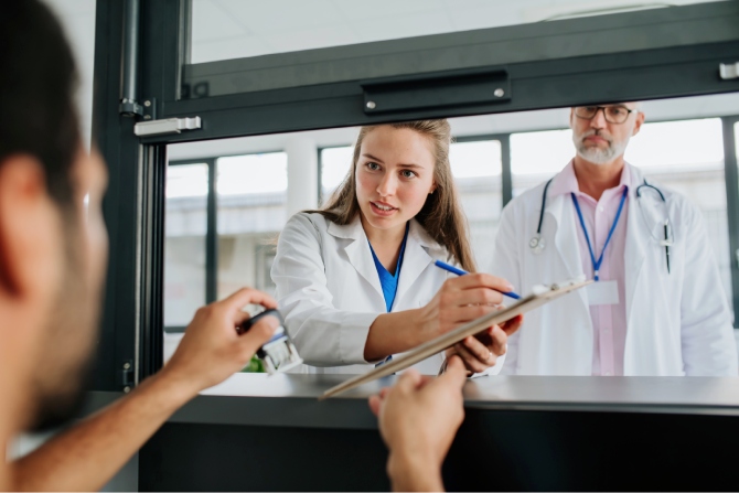 Un examen médico para licencia federal a transportistas. Un examen médico para licencia federal a transportistas.